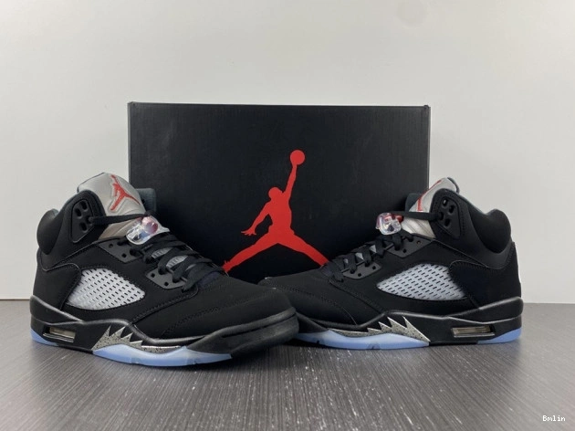 Bmlin 845035-003 5 Jordan Black Retro Metallic (2016) 0819